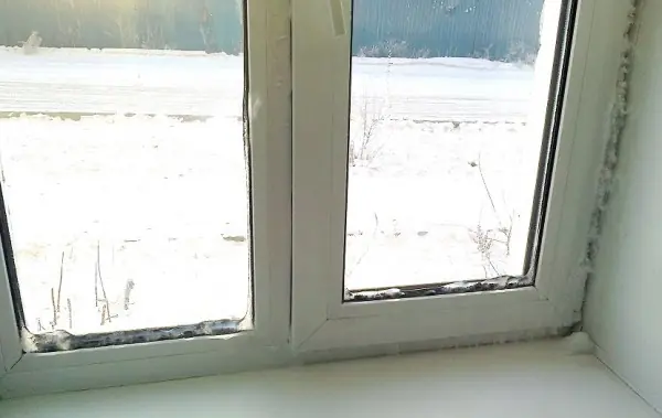 наледь на окнах пвх