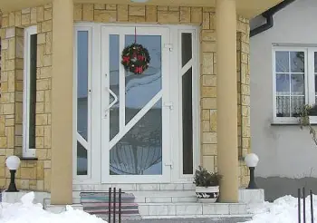 входные пластиковые двери