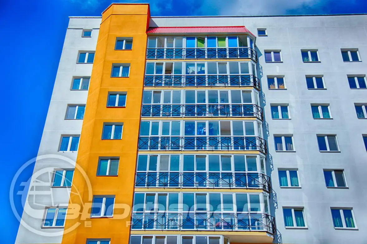 Жилой дом по адресу Фаниполь - Богдашевского (Пластиковое остекление)