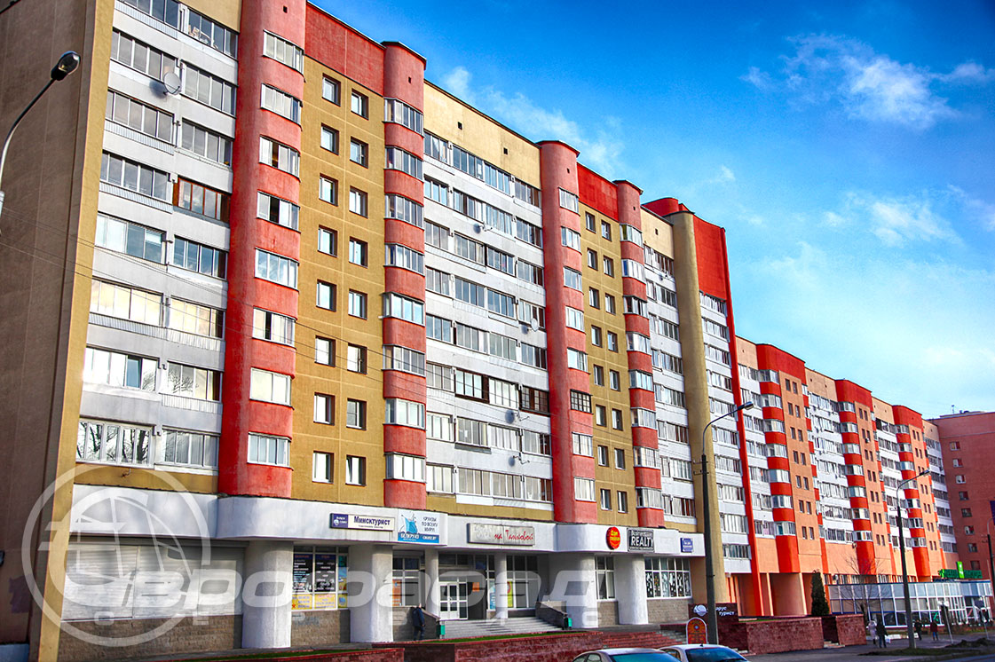 Жилой 'Красный' дом - Максима Танка (Алюминиевое остекление)