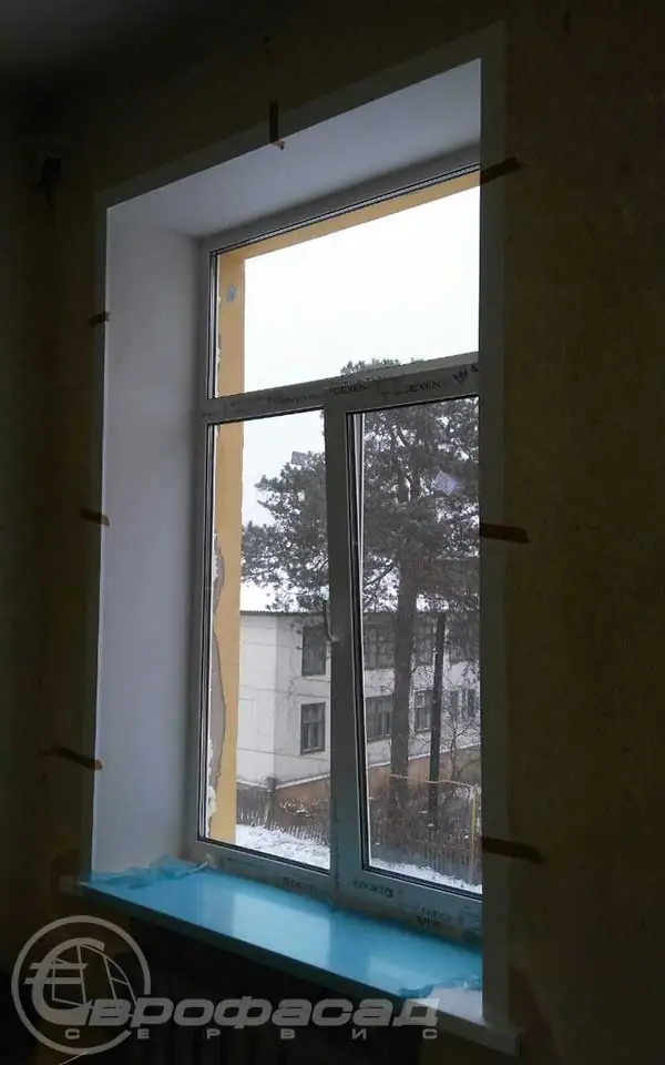Установленное пластиковое окно из профиля DEXEN вместе с откосами - г. Минск, ул. Геологическая