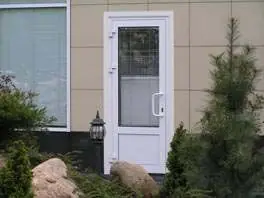 Дверь ПВХ сохранит свои эксплуатационные качества и привлекательный внешний вид даже через многие годы эксплуатации Дверь ПВХ сохранит свои эксплуатационные качества и привлекательный внешний вид даже через многие годы эксплуатации