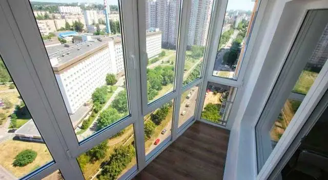 Установка балконных рам в Минске